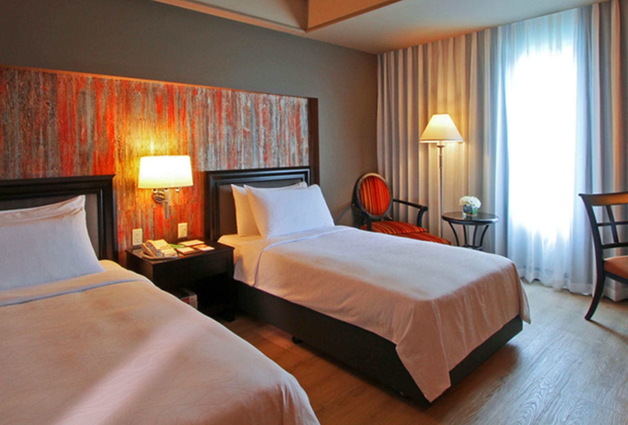 The Bellevue Manila Hotel Muntinlupa City Exterior foto