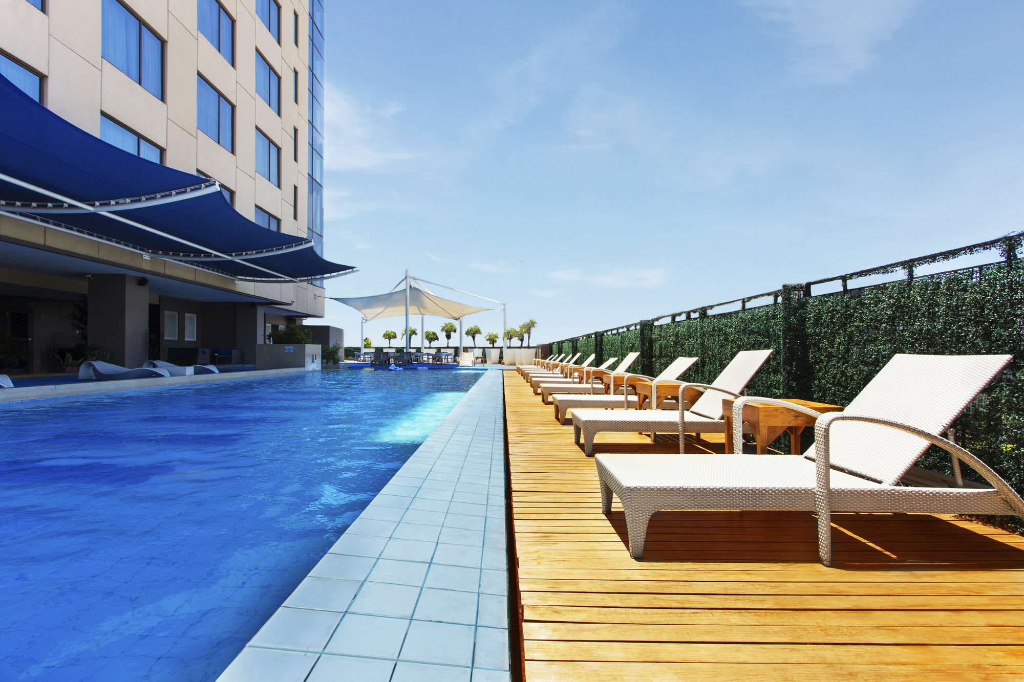 The Bellevue Manila Hotel Muntinlupa City Exterior foto