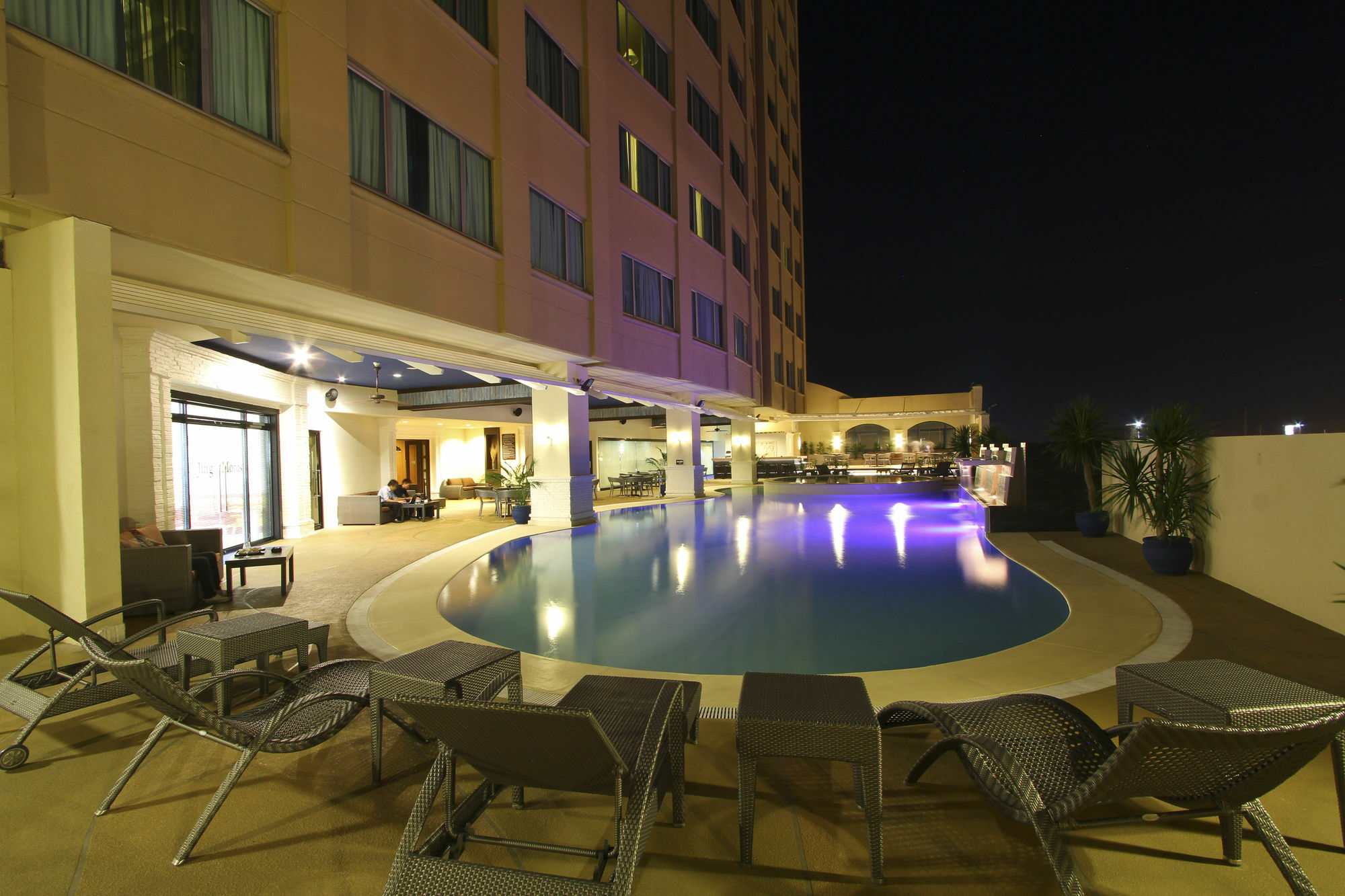 The Bellevue Manila Hotel Muntinlupa City Exterior foto
