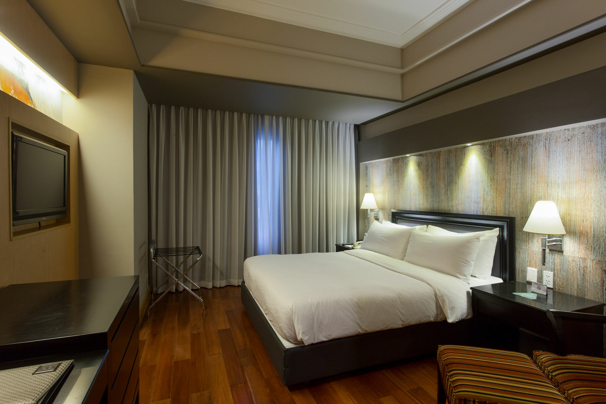 The Bellevue Manila Hotel Muntinlupa City Exterior foto